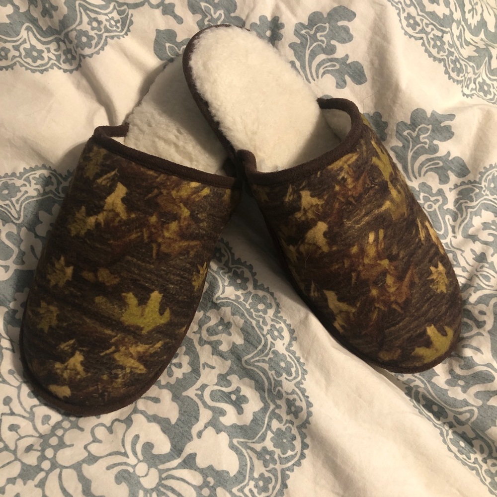 Men’s Camo Slippers